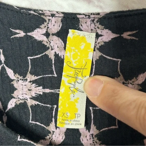 Free PeopleBack Cutout Crop Top NWT - Picture 8 of 9